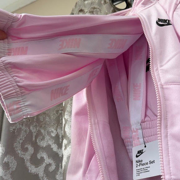 Nike Light Pink Zip-Up Jacket and Pants Matching Set Size 4 - Picture 4 of 6